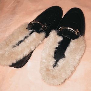Black faux fur loafers